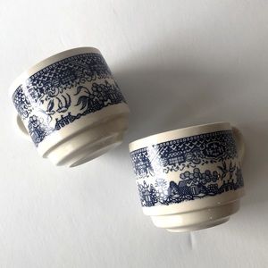 Vintage Pair Of Blue Willow Nesting Coffee Tea Mugs USA